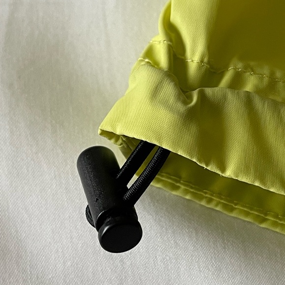 Columbia Omni Shield Spring Yellow/Neon Light Rain Jacket (size M) - Picture 6 of 6